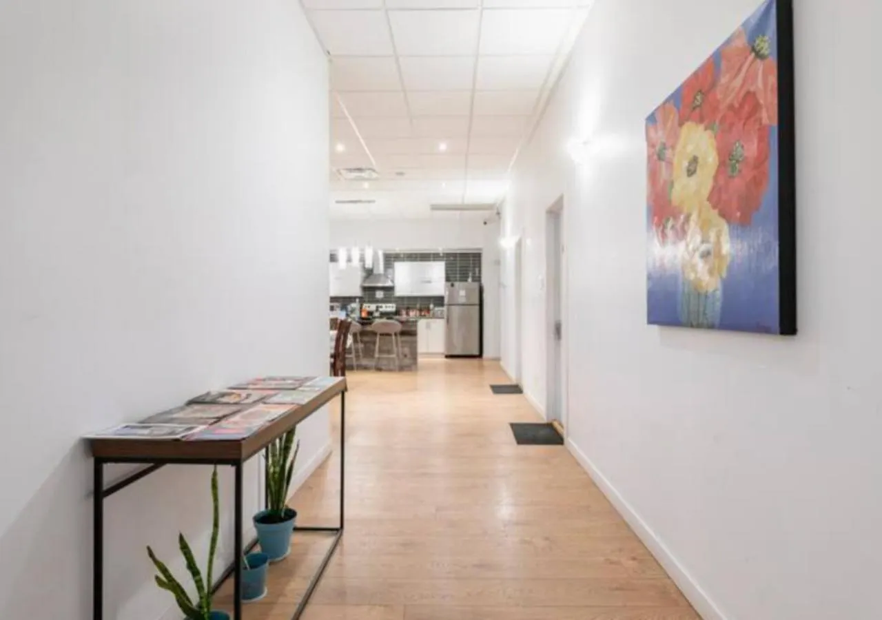 Guest house Homa Homestay Hotel By Olympic Stadium Montreal Auberge-Hostel