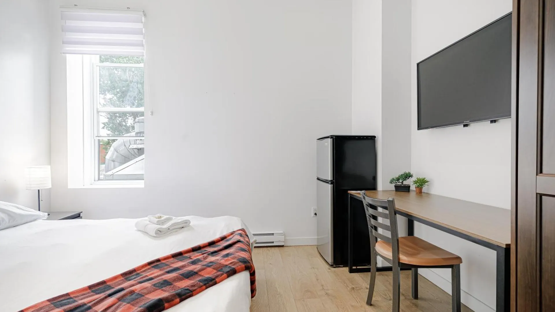 Homa Homestay Hotel By Olympic Stadium Montreal Auberge-Hostel