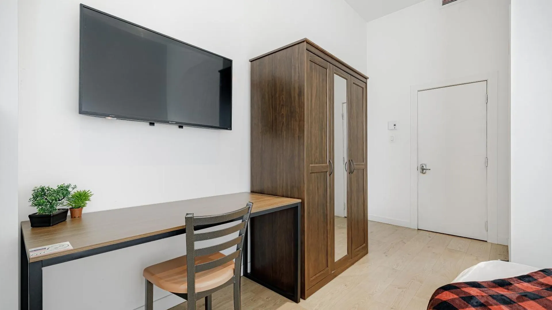 Homa Homestay Hotel By Olympic Stadium Montreal Auberge-Hostel