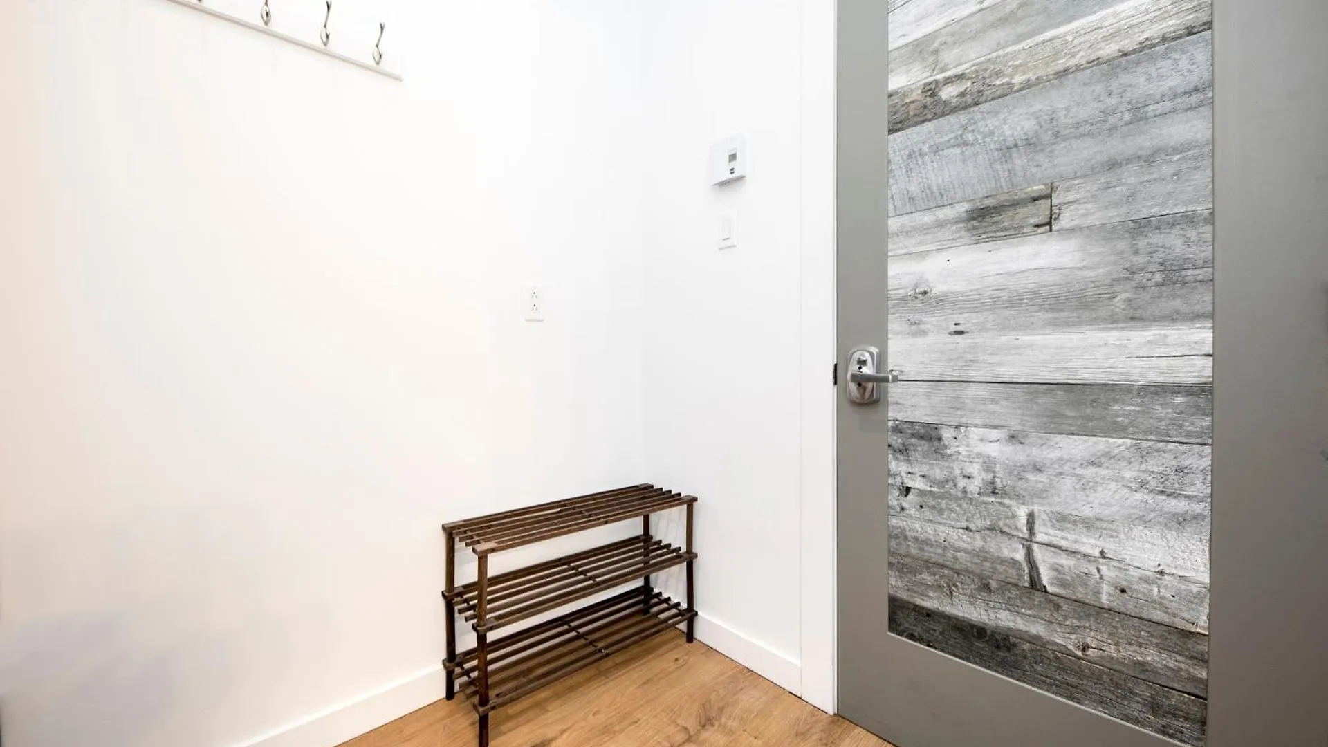 Guest house Homa Homestay Hotel By Olympic Stadium Montreal Auberge-Hostel Canada